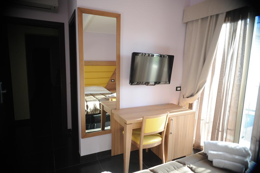 Ostia Antica Suite B&B Bagian luar foto